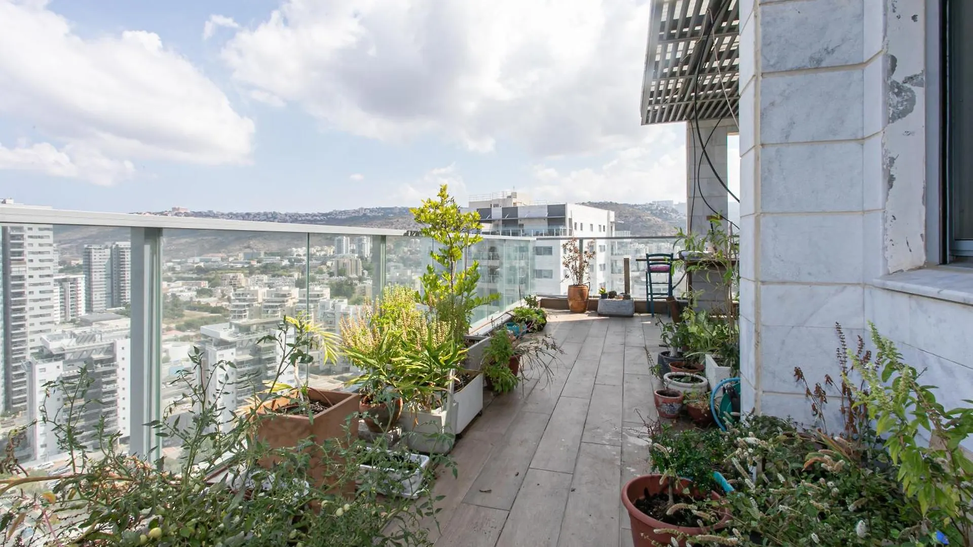 Апартаменты Tirat Carmel Penthouse